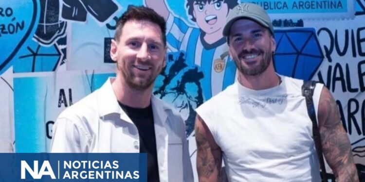 Messi y De Paul celebran la clasificación a la final del Mundial