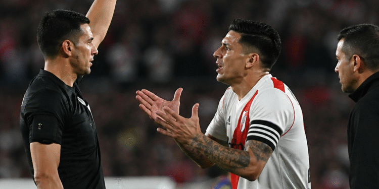 Enzo Pérez protagoniza un polémico episodio y es expulsado en el partido contra Gimnasia y Tiro