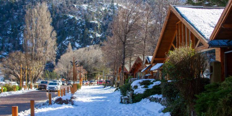 Vacaciones de invierno: costo promedio para una familia que viaja dentro del país y destinos más accesibles