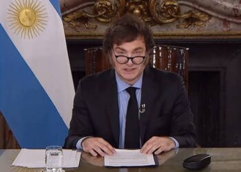 El Gobierno evalúa anunciar la reforma del Banco Central por cadena nacional