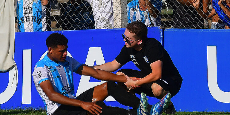 Falleció un futbolista uruguayo que recientemente se había probado en Deportivo Riestra