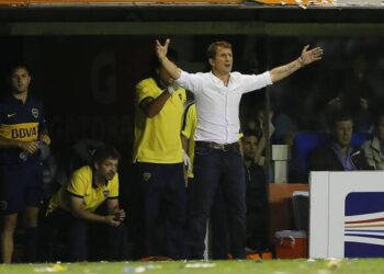 10 frases de Arruabarrena tras la victoria de Boca: el gesto de Paredes que lo dejó “sin palabras” y el partido de Villa