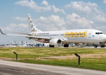 Flybondi enfrenta crisis operativa y suspende vuelos por problemas de abastecimiento