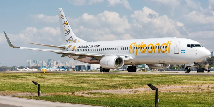 Flybondi enfrenta crisis operativa y suspende vuelos por problemas de abastecimiento