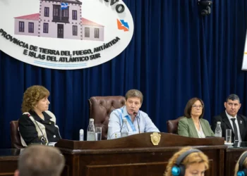 El gobernador de Tierra del Fuego reactiva la reforma constitucional y convoca elecciones de convencionales