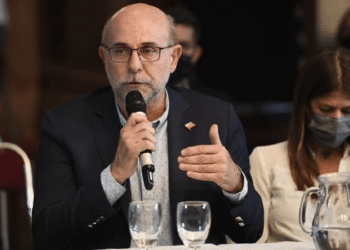 Senadores solicitan poder votar de forma remota la controvertida ley de tierras