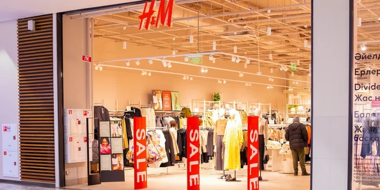 El desembarco de marcas internacionales expande la oferta en Argentina, pero el consumo todavía pone límites