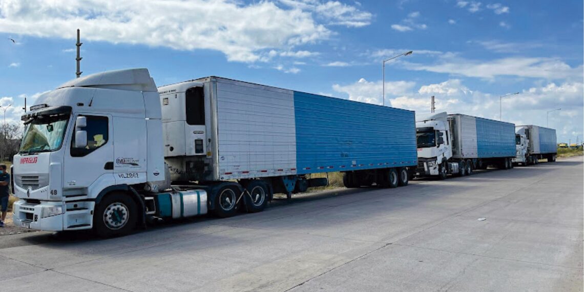 El Gobierno actualizó los pesos y dimensiones de camiones para reducir costos logísticos