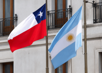 Argentina reafirmó los tratados con Chile sobre el Estrecho de Magallanes y buscó bajar la tensión diplomática