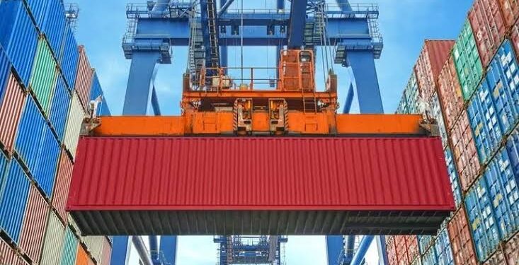 Las pymes exportaron US$6.446 millones hasta julio, pero advierten por la concentración del comercio exterior