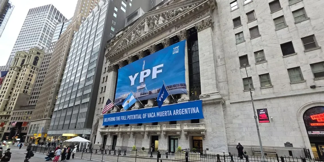 YPF reporta ganancias récord y sus acciones se disparan en Wall Street