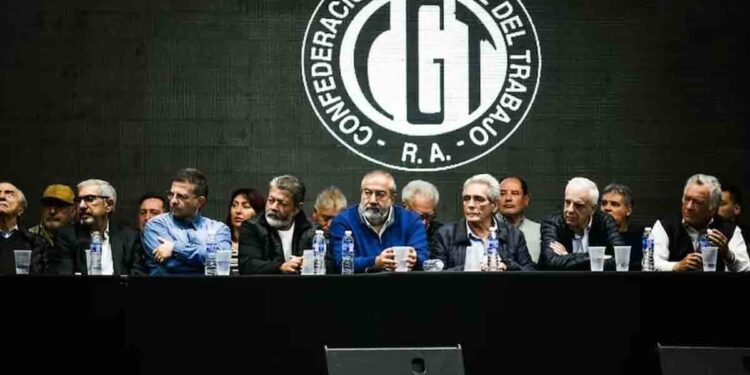 Sin acuerdo en el Consejo del Salario: el Gobierno analiza elevar el piso salarial con bonos