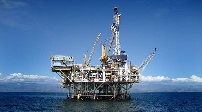 Navitas avanza con proyectos petroleros en Malvinas mientras crecen los cuestionamientos por la explotación de recursos