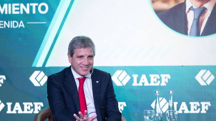 La Cámara Federal confirmó el sobreseimiento de Luis Caputo en una causa por presuntas incompatibilidades