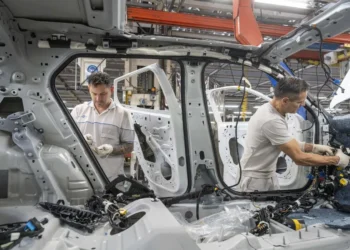 El Gobierno prevé $136.500 millones en beneficios fiscales para la industria automotriz en 2027