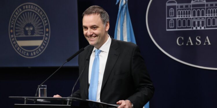 La defensa de Adorni presentó su explicación sobre el patrimonio y respondió a los cuestionamientos de la Fiscalía