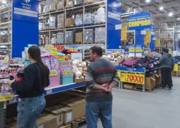 Fuerte retroceso en supermercados y mayoristas durante el segundo trimestre en la Ciudad