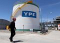 Argentina GNL: YPF apunta a firmar la inversión final el 26 de noviembre y prevé iniciar las obras en febrero