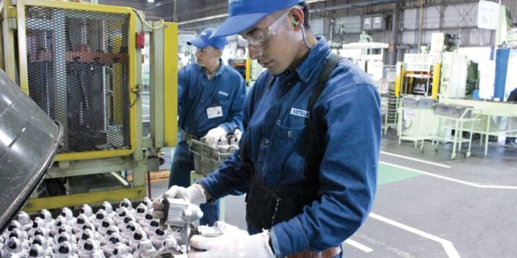 La industria perdió más de 66.000 empleos en dos años y solo tres provincias lograron crecer