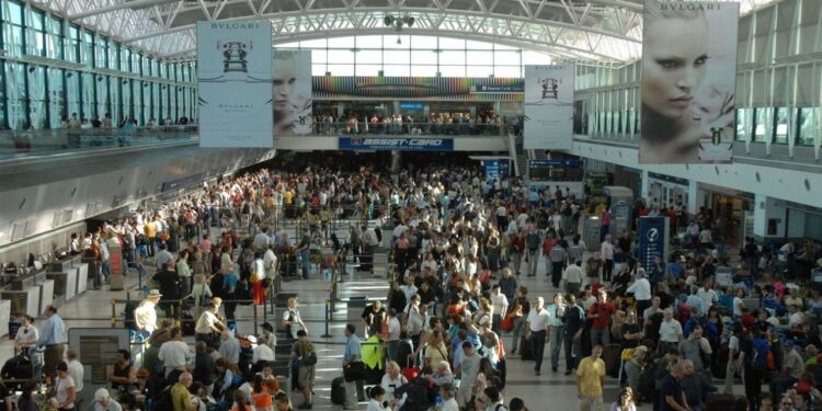 Los aeropuertos argentinos marcaron un récord histórico de pasajeros en septiembre y crecieron las conexiones internacionales desde el interior