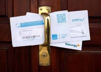 Los servicios aumentaron 41,9% interanual y superaron por 12,7 puntos a los bienes