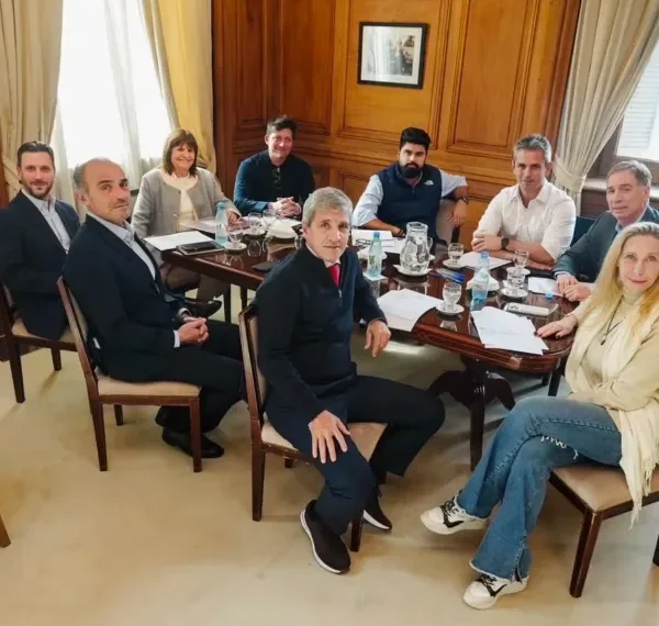 El Gobierno reúne a su Mesa Política en la Casa Rosada con la agenda legislativa como eje