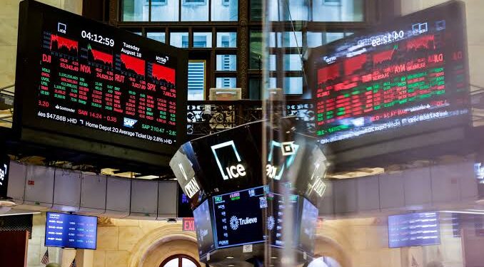 Los bonos argentinos rebotan y el riesgo país baja a 749 puntos