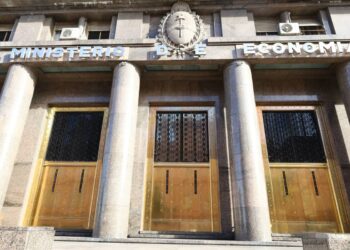 El Tesoro emitirá bonos por $221.119 millones para saldar deudas de obra pública